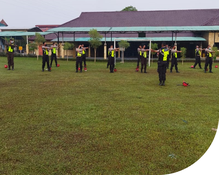 https://am.pro-maxima.com/wp-content/uploads/2021/09/img-people-01-768x613-1.png